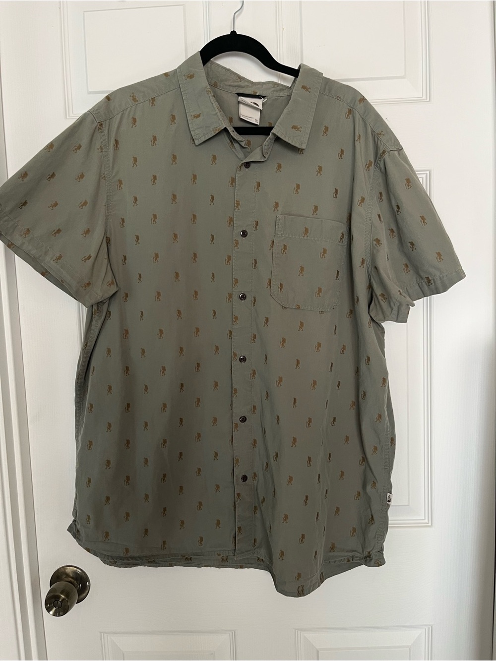 The North Face Men’s XXL Short-Sleeve Cotton Button-Up Hiking Shirt, Sage Green
